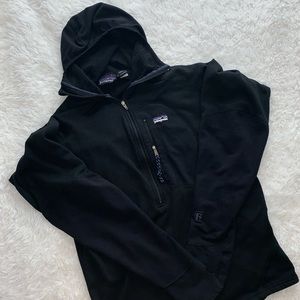 Patagonia- Hooded half zip